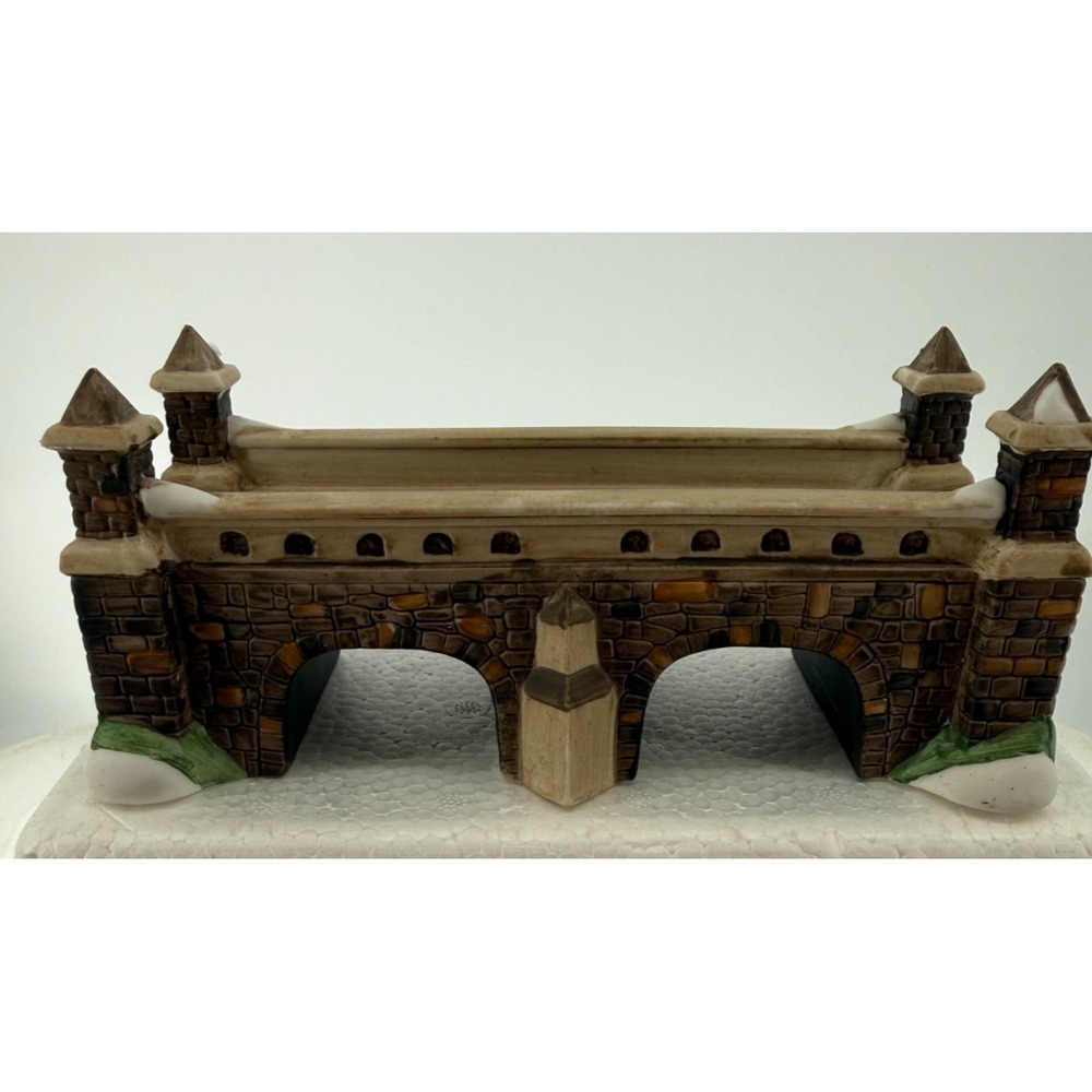 Dept 56 Heritage Village Stone Train Trestle Bridge Accessory 5981-1 Box